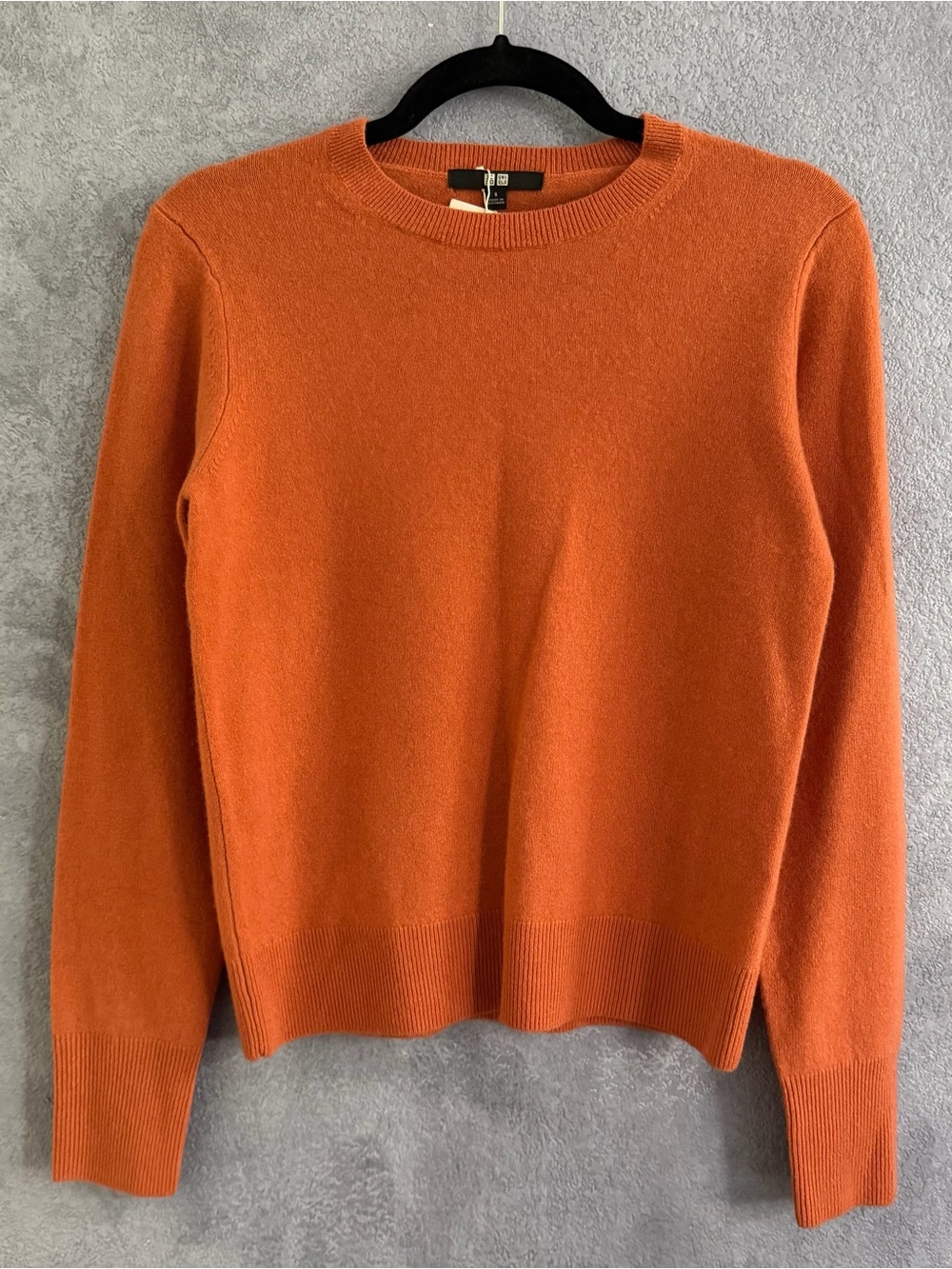 Uniqlo Cashmere Crew Neck Sweater (NWT) • Size: S